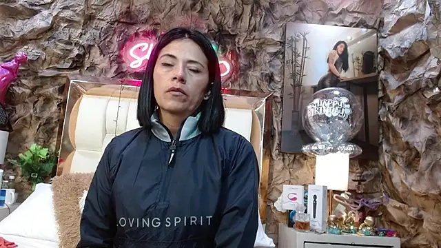 Snapshot of sharoon_cheerry chatting on December 2024 10:25:01 AM sharoon cheerry online show from December 2024 10:25:01 AM