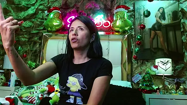 Snapshot of sharoon_cheerry chatting on December 2024 05:54:02 PM sharoon cheerry online show from December 2024 05:54:02 PM