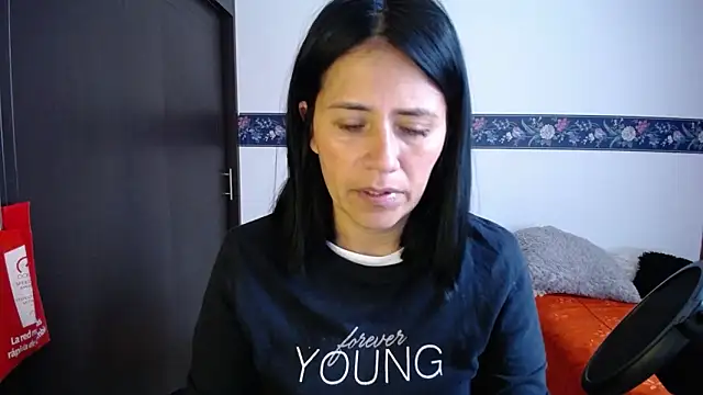 Snapshot of sharoon_cheerry chatting on October 2025 12:03:01 PM sharoon cheerry online show from October 2025 12:03:01 PM