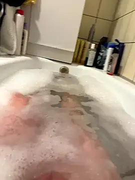 Snapshot of David19932908 chatting on November 2025 05:57:01 PM David19932908 online show from November 2025 05:57:01 PM