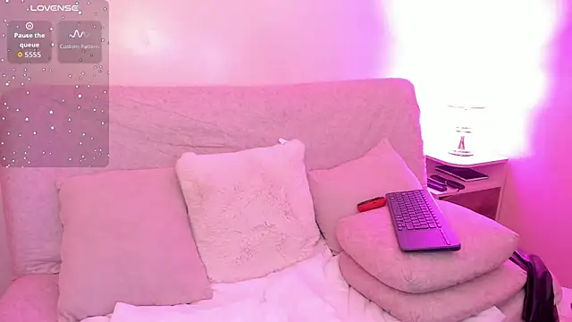 Snapshot of Scarlet_wd18 chatting on February 2026 11:12:01 PM Scarlet wd18 online show from February 2026 11:12:01 PM