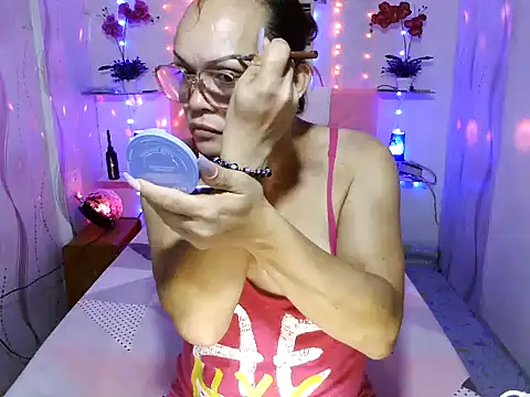 Snapshot of UrAsianPrincessDanie chatting on December 2024 07:52:02 AM UrAsianPrincessDanie online show from December 2024 07:52:02 AM