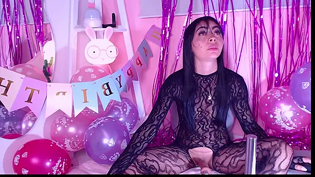 Sweet Susie  online show from November 2025 08:57:01 PM