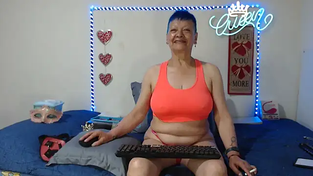 loquitaqueen011 online show from April 2026 02:22:01 PM