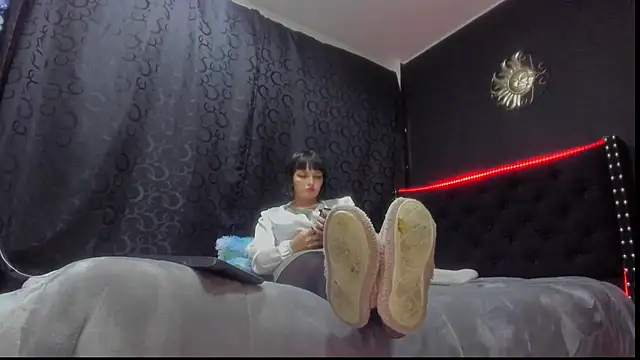 amareto queen online show from December 2024 03:22:01 PM