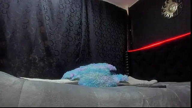 amareto queen online show from December 2024 09:31:01 PM