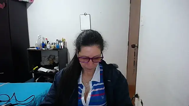 Snapshot of latin49 chatting on October 2025 04:20:01 AM latin49 online show from October 2025 04:20:01 AM