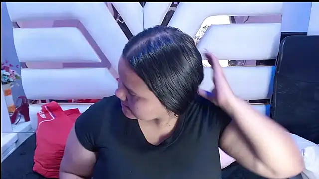 Snapshot of ValenTitis chatting on October 2025 08:29:01 PM ValenTitis online show from October 2025 08:29:01 PM