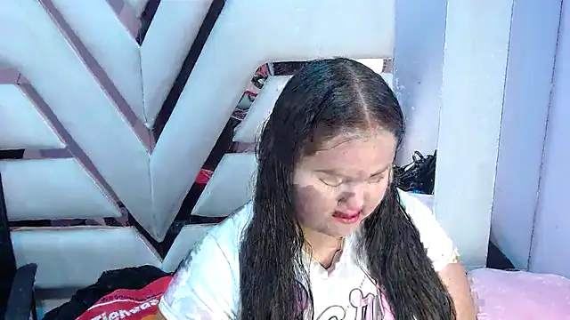 Snapshot of ValenTitis chatting on October 2025 08:28:01 PM ValenTitis online show from October 2025 08:28:01 PM