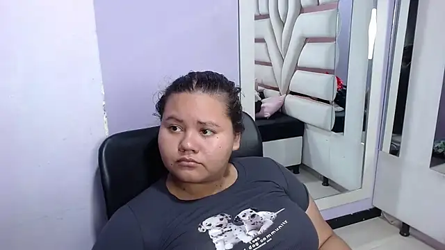 Snapshot of ValenTitis chatting on October 2025 08:43:02 PM ValenTitis online show from October 2025 08:43:02 PM