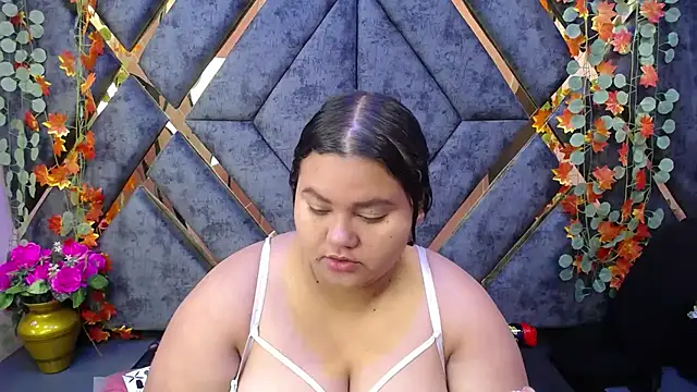 Snapshot of ValenTitis chatting on October 2025 08:31:01 PM ValenTitis online show from October 2025 08:31:01 PM