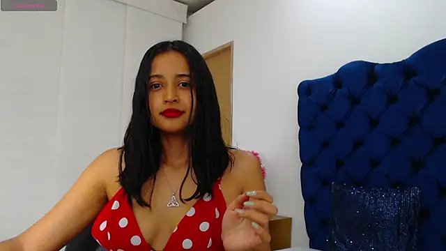 Snapshot of Lili666_ chatting on May 2026 03:33:02 AM Lili666 online show from May 2026 03:33:02 AM