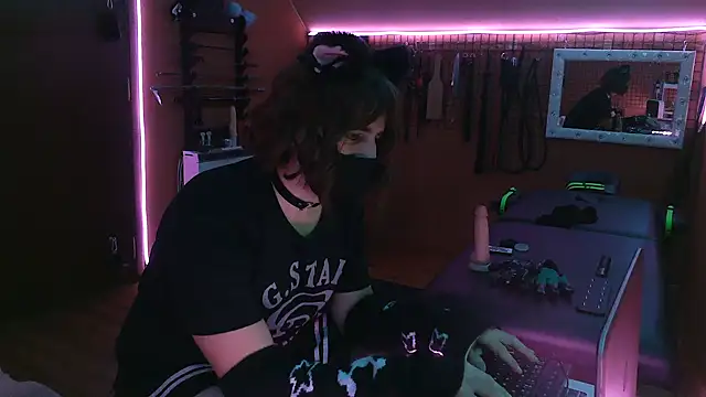 Snapshot of Ginny-the-bdsm-nympho chatting on December 2025 06:12:02 PM Ginny-the-bdsm-nympho online show from December 2025 06:12:02 PM