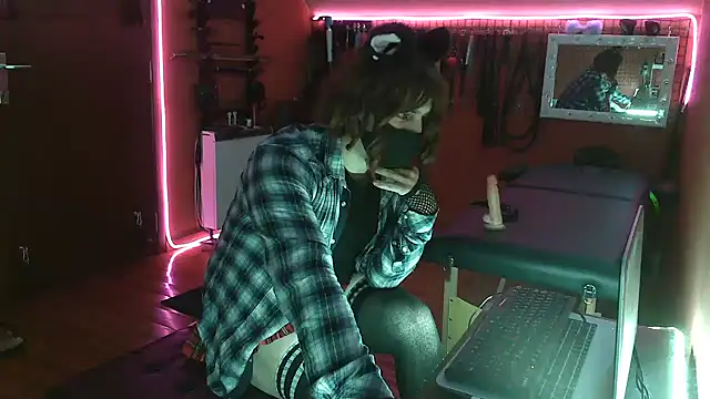 Ginny-the-bdsm-nympho online show from March 2026 05:02:01 PM