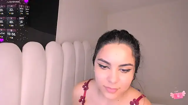 Snapshot of nahla_jameel chatting on December 2024 10:03:01 AM nahla jameel online show from December 2024 10:03:01 AM