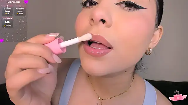 Snapshot of nahla_jameel chatting on November 2025 06:38:02 AM nahla jameel online show from November 2025 06:38:02 AM