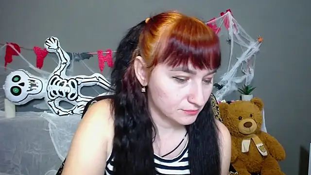 NinaFlawlees online show from November 2025 01:13:02 PM