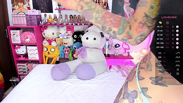 Snapshot of tattooBabyxxx chatting on February 2025 08:59:02 PM tattooBabyxxx online show from February 2025 08:59:02 PM