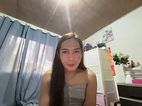 Snapshot of Msyensmith chatting on May 2026 05:16:02 AM Msyensmith online show from May 2026 05:16:02 AM