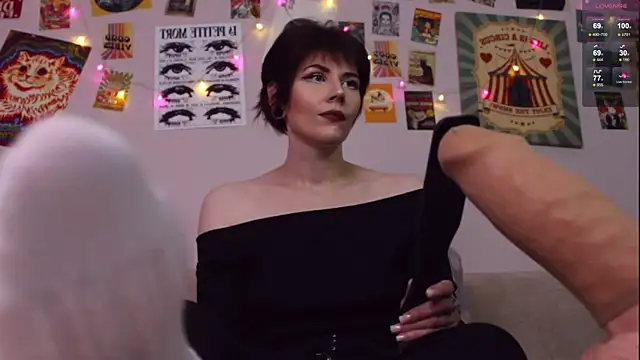 Luna Blake online show from May 2026 04:13:02 PM