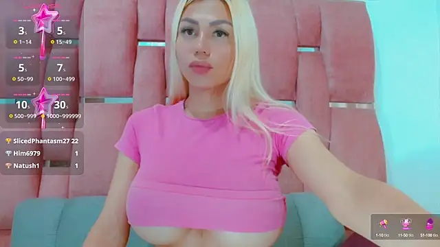 Snapshot of BimboCurvyy chatting on December 2024 04:54:02 AM BimboCurvyy online show from December 2024 04:54:02 AM