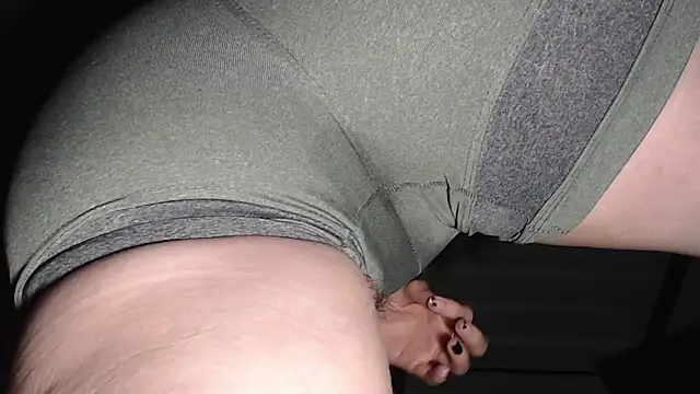 Snapshot of candylove05 chatting on October 2025 02:42:01 AM candylove05 online show from October 2025 02:42:01 AM