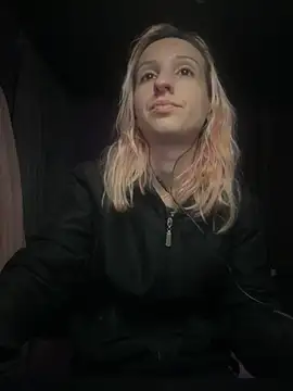 bunnydark00 online show from October 2025 11:03:02 PM