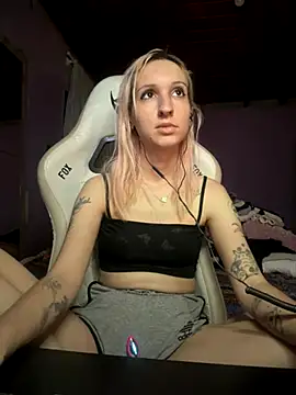 bunnydark00 online show from October 2025 03:10:02 AM