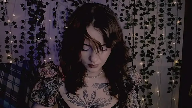 Snapshot of risha_laas chatting on November 2025 08:31:01 PM risha laas online show from November 2025 08:31:01 PM