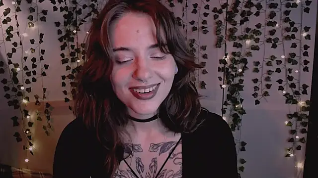 Snapshot of risha_laas chatting on December 2025 08:16:02 PM risha laas online show from December 2025 08:16:02 PM