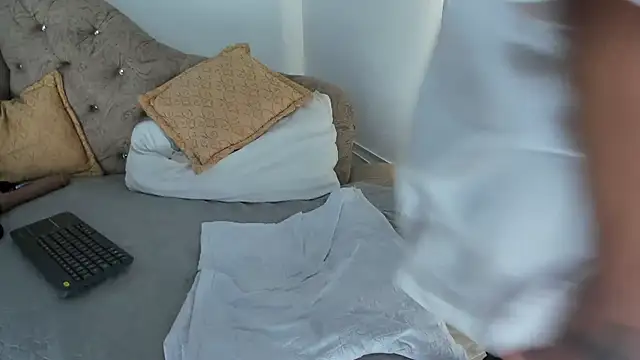 Snapshot of Naughty__Mom chatting on December 2024 01:44:02 PM Naughty Mom online show from December 2024 01:44:02 PM