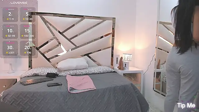 Snapshot of Naughty__Mom chatting on January 2025 12:36:01 PM Naughty Mom online show from January 2025 12:36:01 PM