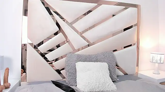 Snapshot of Naughty__Mom chatting on January 2025 10:53:02 PM Naughty Mom online show from January 2025 10:53:02 PM