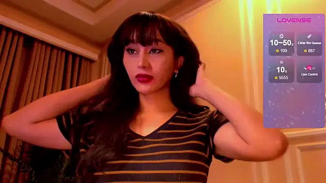 YOURCRISTINAS online show from November 2025 05:18:02 AM