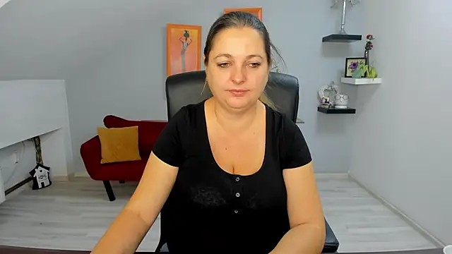 LollaGirl online show from October 2025 03:28:01 AM