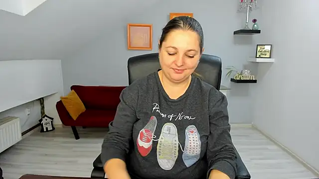 LollaGirl online show from December 2025 04:29:02 AM