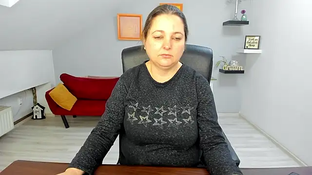 LollaGirl online show from February 2026 04:11:01 AM