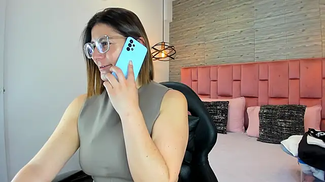 SarahDeyvis online show from September 2025 06:08:02 PM