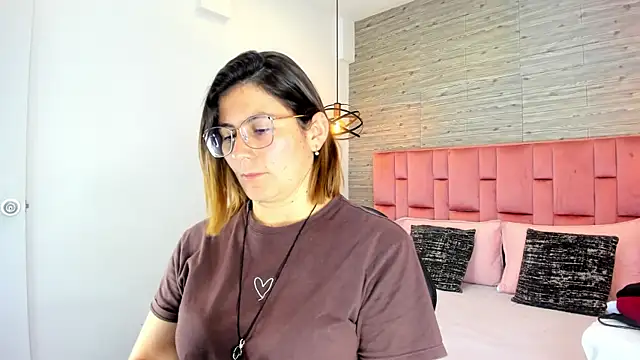 SarahDeyvis online show from September 2025 07:40:02 PM