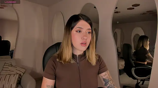 EveBensonX online show from June 2026 08:08:02 PM