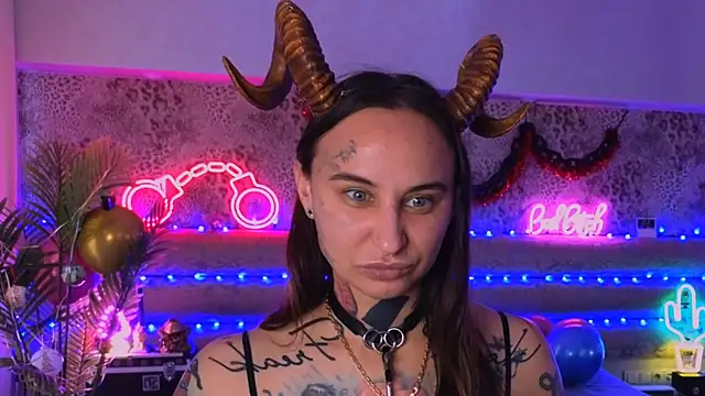 Snapshot of Cool_Freak_ chatting on November 2025 10:29:01 AM Cool Freak online show from November 2025 10:29:01 AM