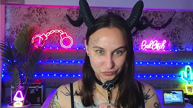 Cool Freak  online show from June 2026 10:20:01 AM