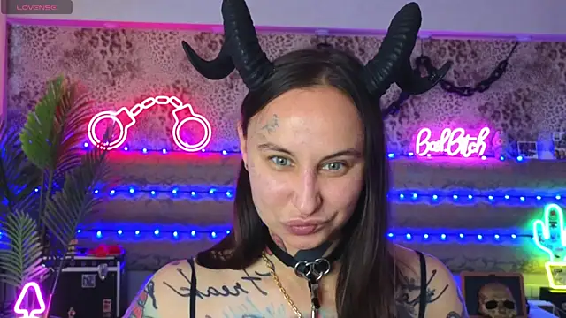 Cool Freak  online show from June 2026 10:06:02 AM