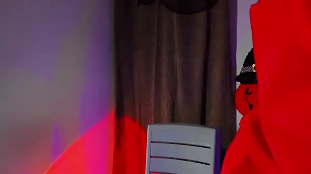 Snapshot of NanaRott chatting on October 2025 10:41:02 PM NanaRott online show from October 2025 10:41:02 PM