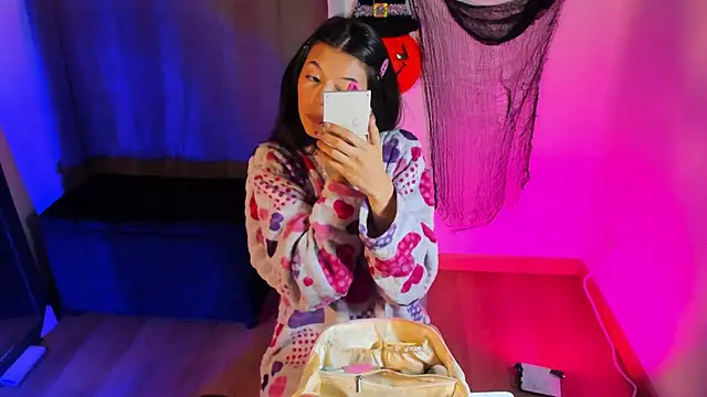 Snapshot of NanaRott chatting on November 2025 12:12:01 AM NanaRott online show from November 2025 12:12:01 AM