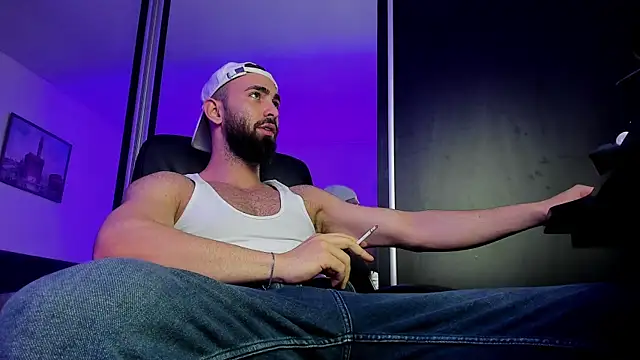 Snapshot of MichaelMasterss chatting on February 2025 10:06:02 PM MichaelMasterss online show from February 2025 10:06:02 PM