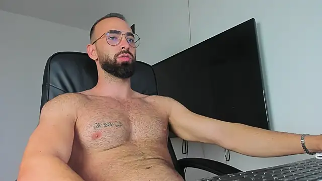 Snapshot of MichaelMasterss chatting on September 2025 03:03:02 PM MichaelMasterss online show from September 2025 03:03:02 PM