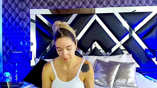 Snapshot of victoriaa_lee_ chatting on March 2025 07:48:02 PM victoriaa lee online show from March 2025 07:48:02 PM