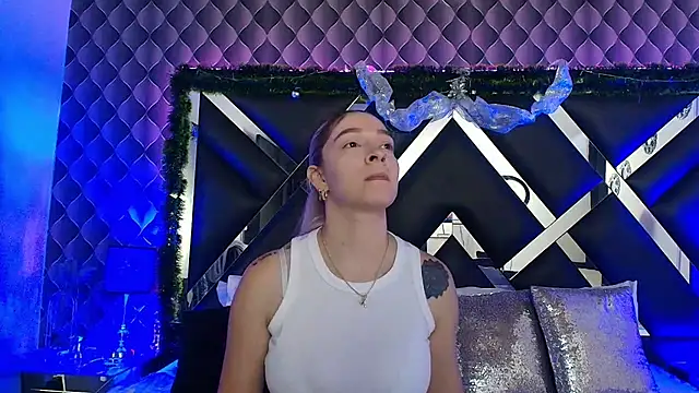 victoriaa lee  online show from December 2025 06:56:02 PM