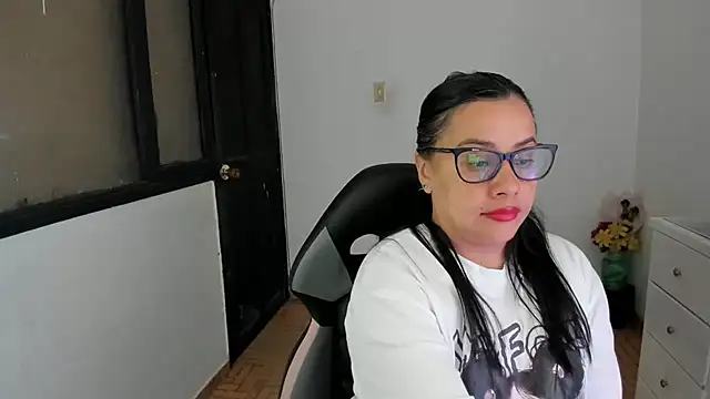 smile sweetpao online show from November 2025 09:50:02 PM